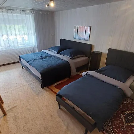 Doppelzimmer 2 Mit Aufbettung Erdgeschoss * Salzatal